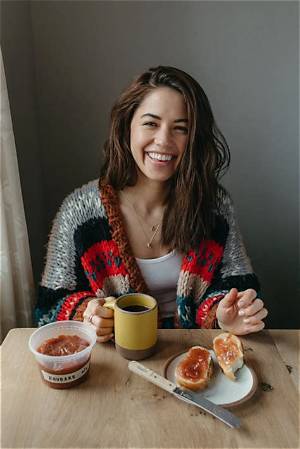 Molly Yeh Biography, Age, Height, Husband, Net Worth, Family
